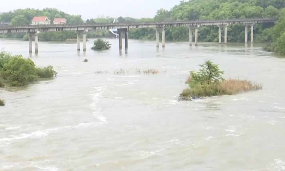 China's Guangdong and Guangxi Provinces anticipate severe flooding after heavy rains