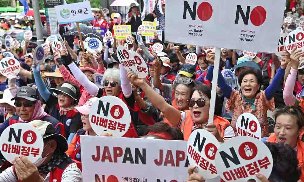 South Korea Protests Japanese Leaders' Offerings to Yasukuni Shrine